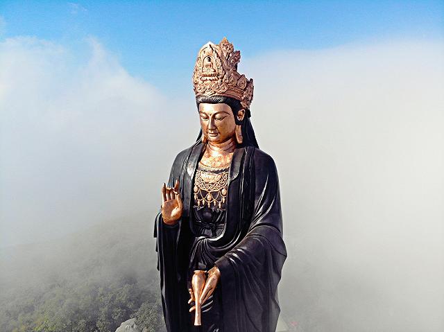 dep ngo ngang ''tuong phat ba bang dong cao nhat chau a'' toa lac tren dinh nui ba tay ninh  - anh 7