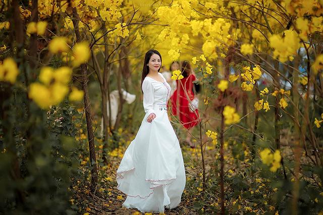 lac giua vuon hoa phong linh dep hut hon nhu chon co tich - anh 8