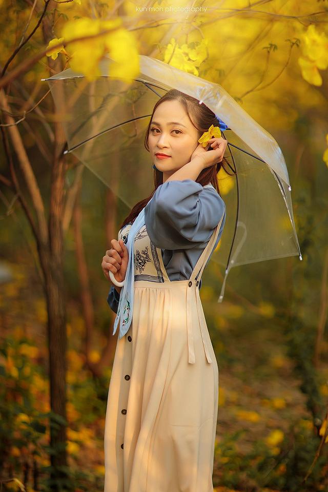 lac giua vuon hoa phong linh dep hut hon nhu chon co tich - anh 2