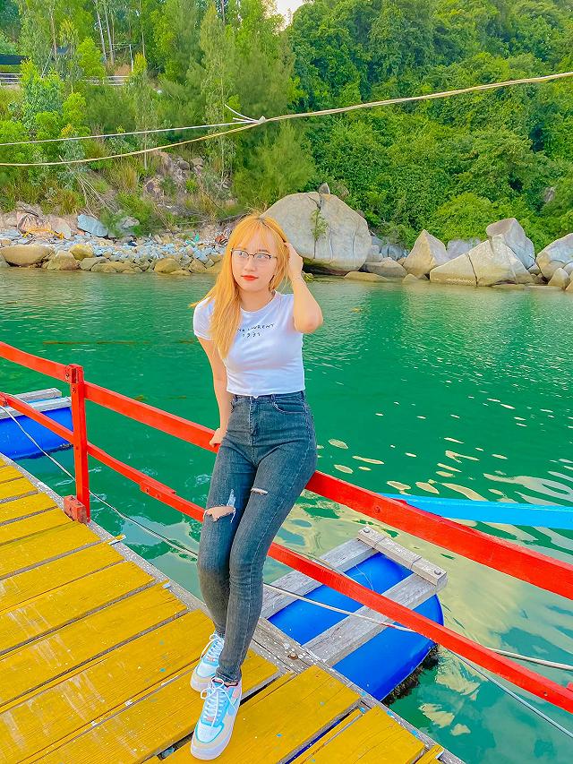 Sài Gòn nóng quá, rủ bạn bè đi bè nổi giữa biển, tắm đã ăn hải sản tươi ngon thôi nào! - ảnh 1 sai gon nong qua, ru ban be di be noi giua bien, tam da an hai san tuoi ngon thoi nao! - anh 1