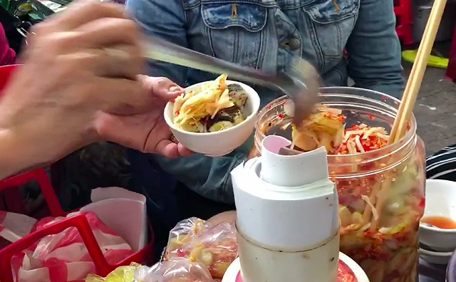 di du lich da nang, co gai sai gon bat ngo truoc cach an trung vit lon khac xa mot troi mot vuc giua hai noi - anh 6