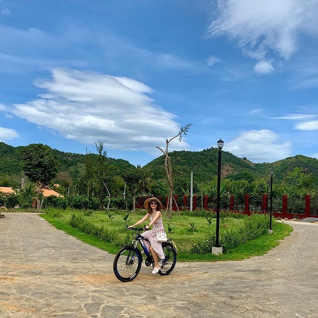 Phát hiện điểm trốn nắng tắm hồ bơi vô cực view núi rừng đẹp như 'thiên đường Bali' sát Sài Gòn - ảnh 15 phat hien diem tron nang tam ho boi vo cuc view nui rung dep nhu "thien duong bali" sat sai gon - anh 15