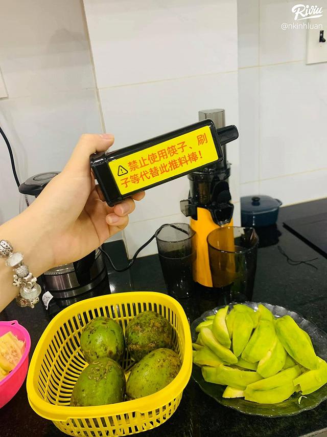 review tu lam nuoc ep uong tai nha mua dich - anh 3