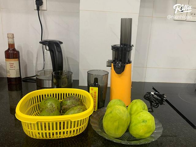 review tu lam nuoc ep uong tai nha mua dich - anh 1