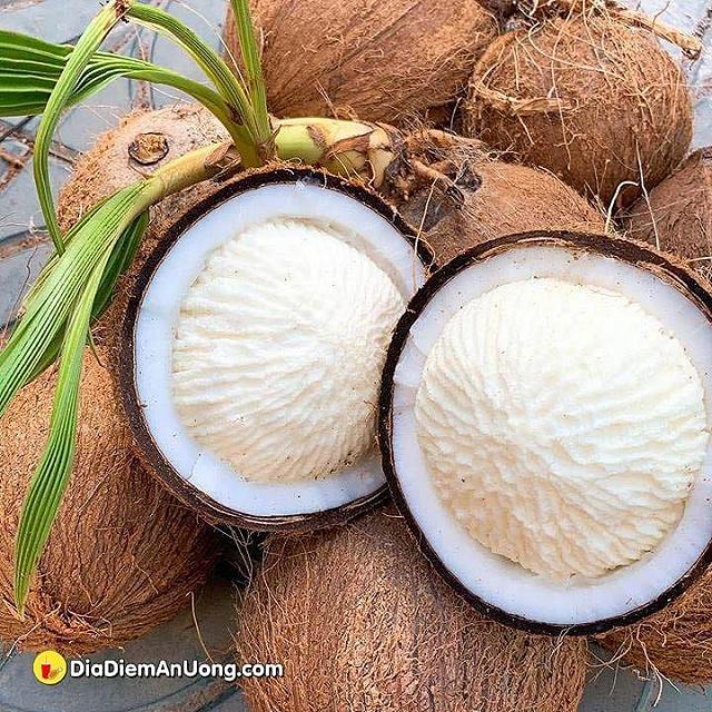 Thử một lần mê luôn MỘNG DỪA TƯƠI NGỌT MÁT đặc sản của miền tây - ảnh 5 thu mot lan me luon mong dua tuoi ngot mat dac san cua mien tay - anh 5