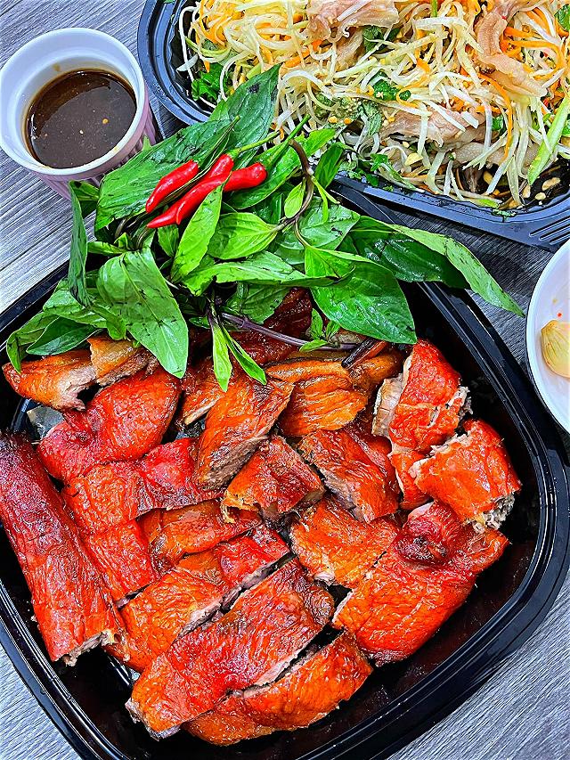 Hót hòn họt VỊT QUAY TÌ BÀ chuẩn Quảng Đông có ngoại hình siêu độc - ảnh 11 hot hon hot vit quay ti ba chuan quang dong co ngoai hinh sieu doc - anh 11