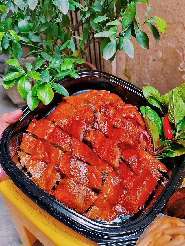 Hót hòn họt VỊT QUAY TÌ BÀ chuẩn Quảng Đông có ngoại hình siêu độc - ảnh 6 hot hon hot vit quay ti ba chuan quang dong co ngoai hinh sieu doc - anh 6