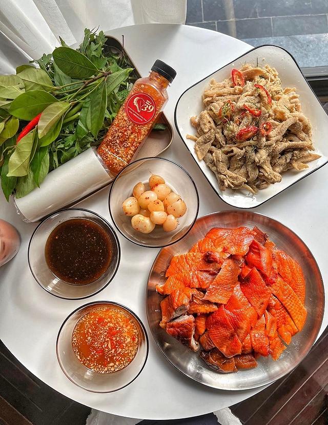 Hót hòn họt VỊT QUAY TÌ BÀ chuẩn Quảng Đông có ngoại hình siêu độc - ảnh 12 hot hon hot vit quay ti ba chuan quang dong co ngoai hinh sieu doc - anh 12