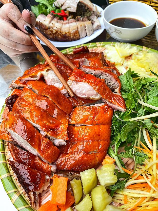 Hót hòn họt VỊT QUAY TÌ BÀ chuẩn Quảng Đông có ngoại hình siêu độc - ảnh 9 hot hon hot vit quay ti ba chuan quang dong co ngoai hinh sieu doc - anh 9