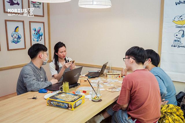 Mobius Space - mô hình cafe board game 'chanh xả' đầu tiên tại Hà Nội - ảnh 6 mobius space - mo hinh cafe board game "chanh xa" dau tien tai ha noi - anh 6