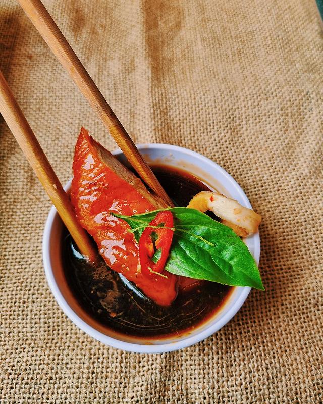 Hót hòn họt VỊT QUAY TÌ BÀ chuẩn Quảng Đông có ngoại hình siêu độc - ảnh 16 hot hon hot vit quay ti ba chuan quang dong co ngoai hinh sieu doc - anh 16