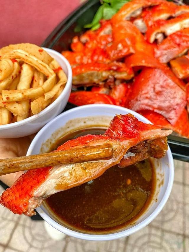 Hót hòn họt VỊT QUAY TÌ BÀ chuẩn Quảng Đông có ngoại hình siêu độc - ảnh 10 hot hon hot vit quay ti ba chuan quang dong co ngoai hinh sieu doc - anh 10