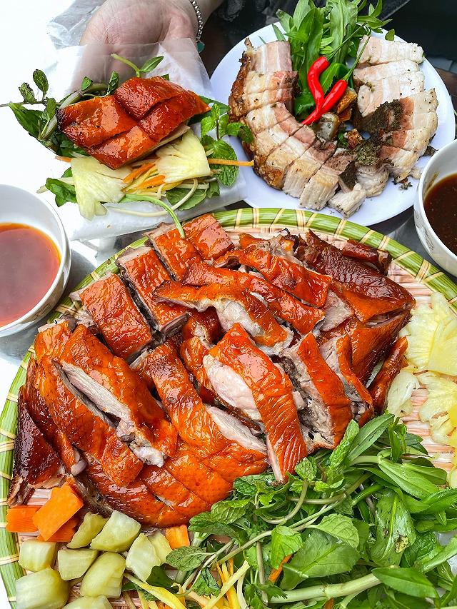 Hót hòn họt VỊT QUAY TÌ BÀ chuẩn Quảng Đông có ngoại hình siêu độc - ảnh 8 hot hon hot vit quay ti ba chuan quang dong co ngoai hinh sieu doc - anh 8