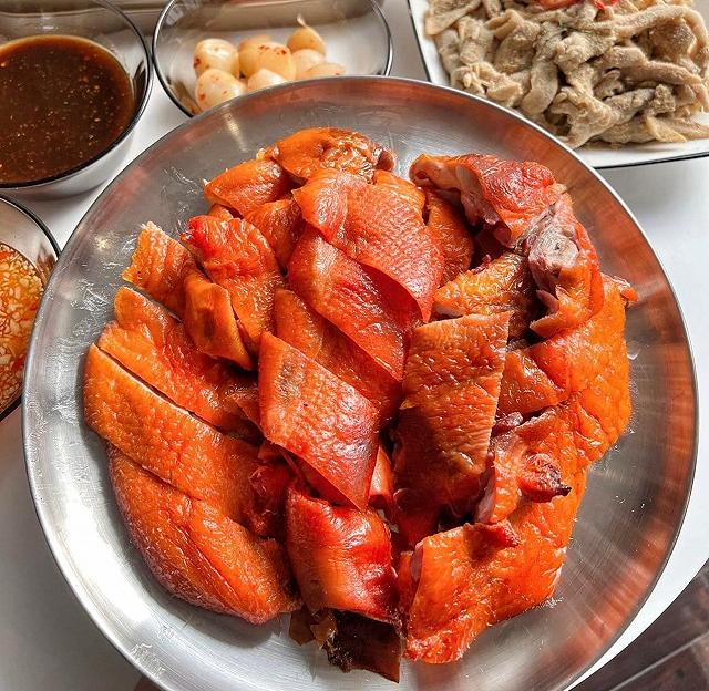 Hót hòn họt VỊT QUAY TÌ BÀ chuẩn Quảng Đông có ngoại hình siêu độc - ảnh 13 hot hon hot vit quay ti ba chuan quang dong co ngoai hinh sieu doc - anh 13