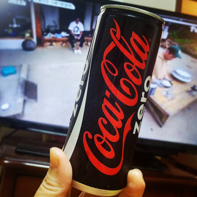 Săn lùng những PHIÊN BẢN COCACOLA ĐỘC LẠ hiếm có khó tìm ở Việt Nam - ảnh 34 san lung nhung phien ban cocacola doc la hiem co kho tim o viet nam - anh 34