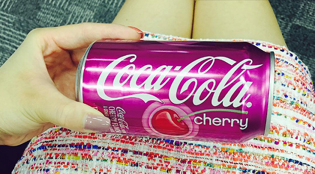 Săn lùng những PHIÊN BẢN COCACOLA ĐỘC LẠ hiếm có khó tìm ở Việt Nam - ảnh 3 san lung nhung phien ban cocacola doc la hiem co kho tim o viet nam - anh 3