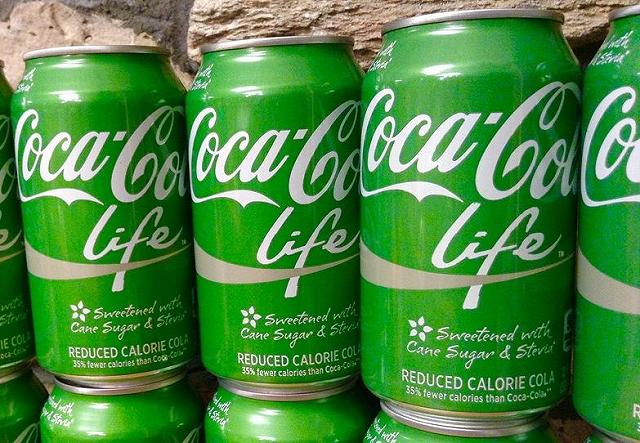 Săn lùng những PHIÊN BẢN COCACOLA ĐỘC LẠ hiếm có khó tìm ở Việt Nam - ảnh 12 san lung nhung phien ban cocacola doc la hiem co kho tim o viet nam - anh 12