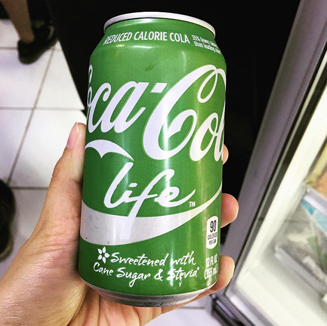 Săn lùng những PHIÊN BẢN COCACOLA ĐỘC LẠ hiếm có khó tìm ở Việt Nam - ảnh 11 san lung nhung phien ban cocacola doc la hiem co kho tim o viet nam - anh 11