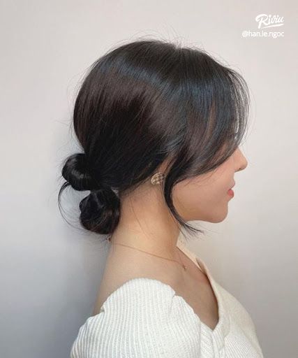 Cách búi tóc thấp xinh đẹp và gọn gàng - ảnh 1 cach bui toc thap xinh dep va gon gang - anh 1