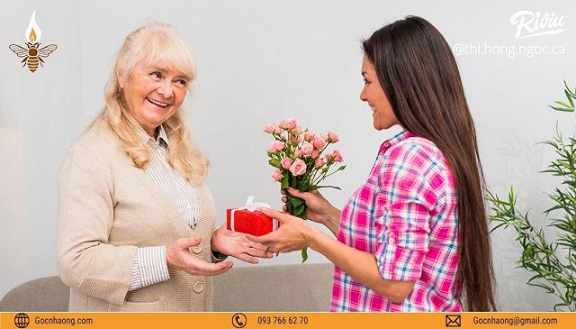 Cách làm quà tặng mẹ tự tay khắc yêu thương - ảnh 1 cach lam qua tang me tu tay khac yeu thuong - anh 1