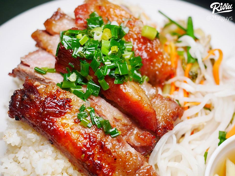 Cơm tấm sườn cây