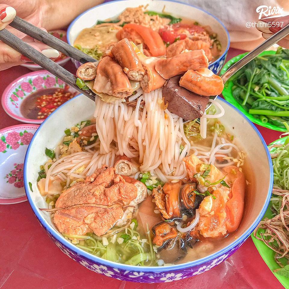 lam bun rieu