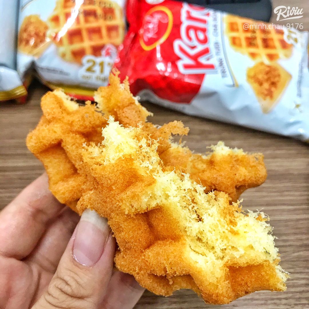 🧇 Group mình có ai ăn thử bánh Karo trứng tươi chà bông này chưa ta ...