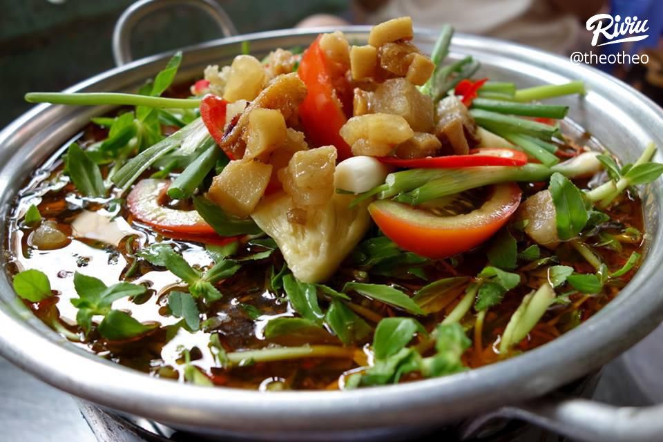 Lẩu chua sả nghệ cá nhám giàu đặc sản xứ Hà Tiên Kiên Giang Món ăn đặc biệt của vùng miền Nam Việt Nam