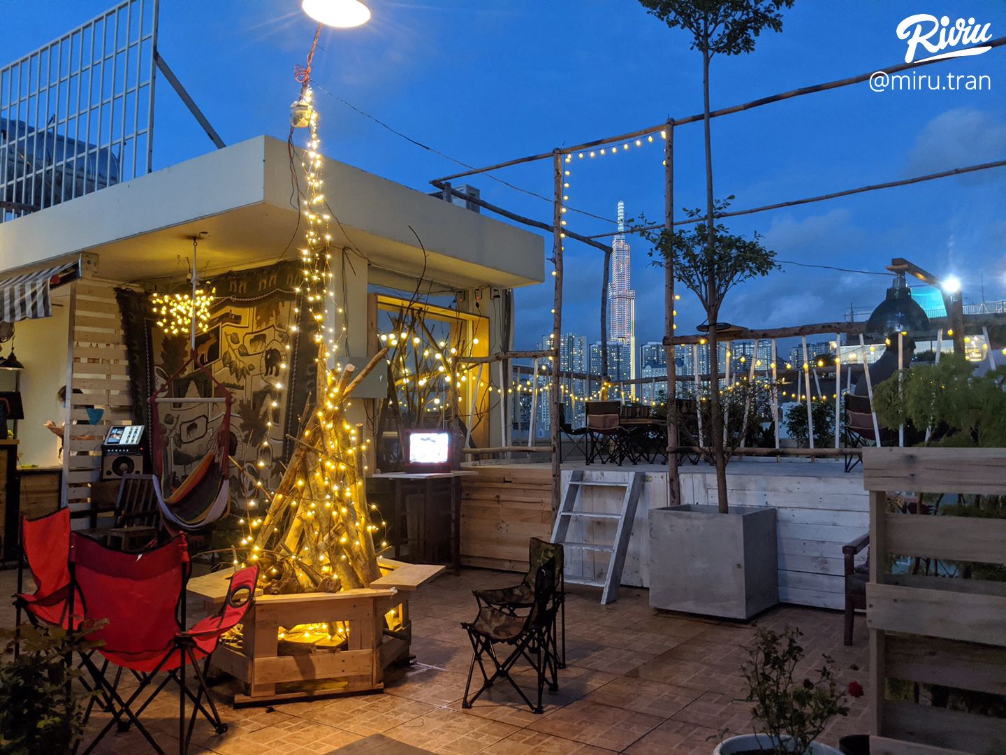 Jolly Jumper Rooftop beer 42 Mê Linh, Phường 19, Quận Bình Thạnh, Hồ