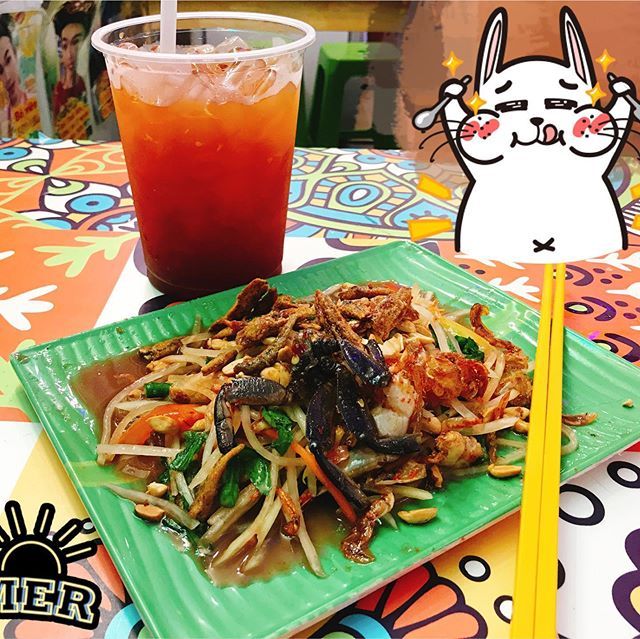 Sau một thời gây bão: mâm cua dì ba chỉ còn mối quen, bánh tráng Diva Cát Thy vẫn đông không chịu hạ nhiệt - ảnh 18 sau mot thoi gay bao: mam cua di ba chi con moi quen, banh trang diva cat thy van dong khong chiu ha nhiet - anh 18