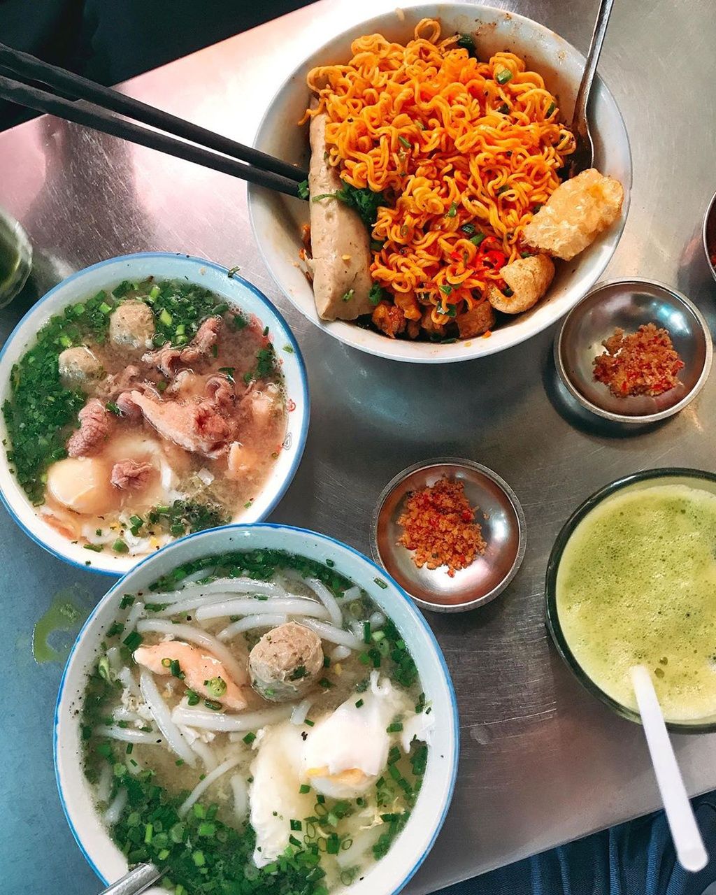 Sau một thời gây bão: mâm cua dì ba chỉ còn mối quen, bánh tráng Diva Cát Thy vẫn đông không chịu hạ nhiệt - ảnh 31 sau mot thoi gay bao: mam cua di ba chi con moi quen, banh trang diva cat thy van dong khong chiu ha nhiet - anh 31