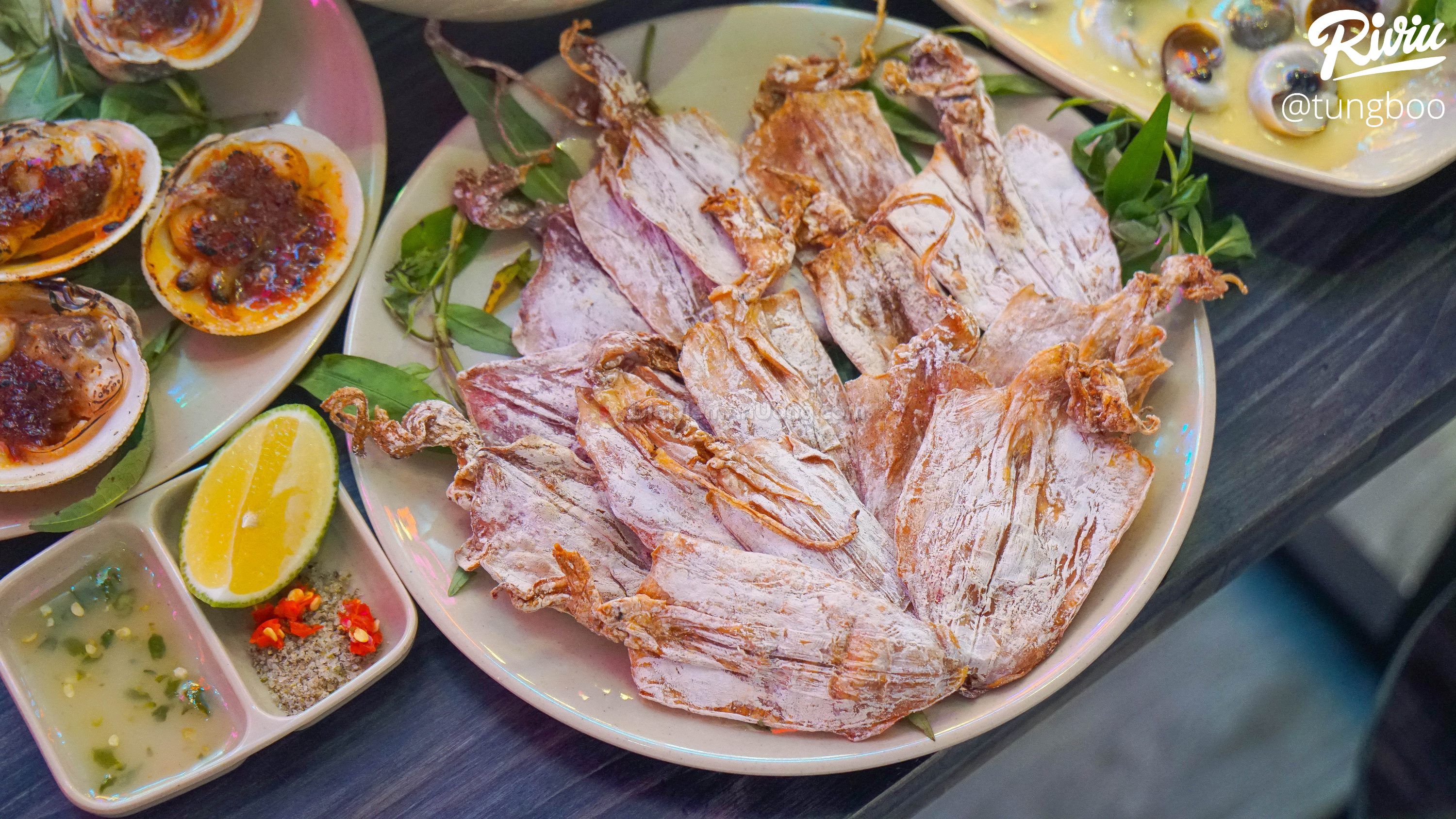 Chị em rủ nhau đi ăn ốc bán thâu đêm style ITAEWON CLASS độc nhất Hà Nội - ảnh 33 chi em ru nhau di an oc ban thau dem style itaewon class doc nhat ha noi - anh 33