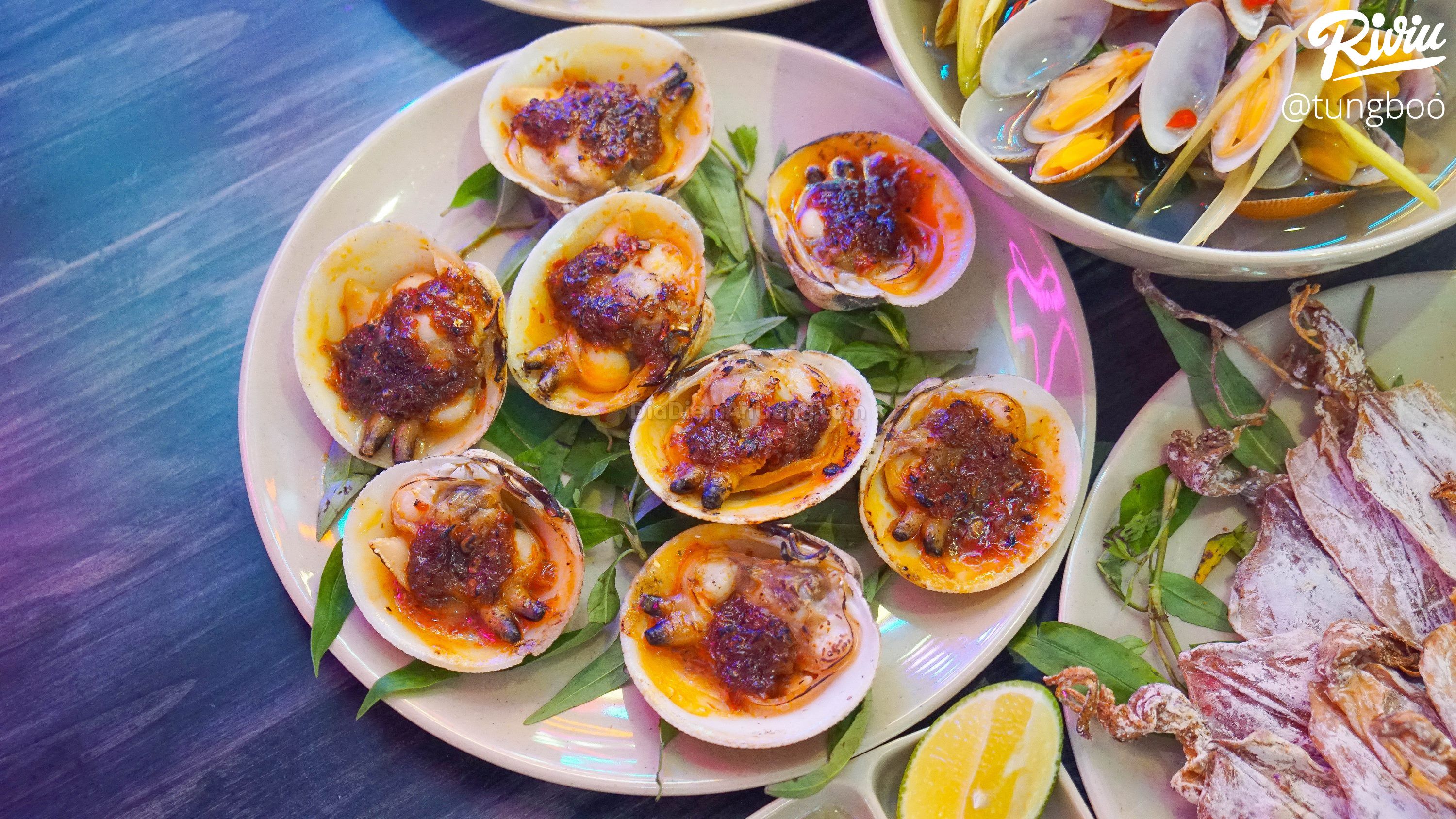 Chị em rủ nhau đi ăn ốc bán thâu đêm style ITAEWON CLASS độc nhất Hà Nội - ảnh 34 chi em ru nhau di an oc ban thau dem style itaewon class doc nhat ha noi - anh 34