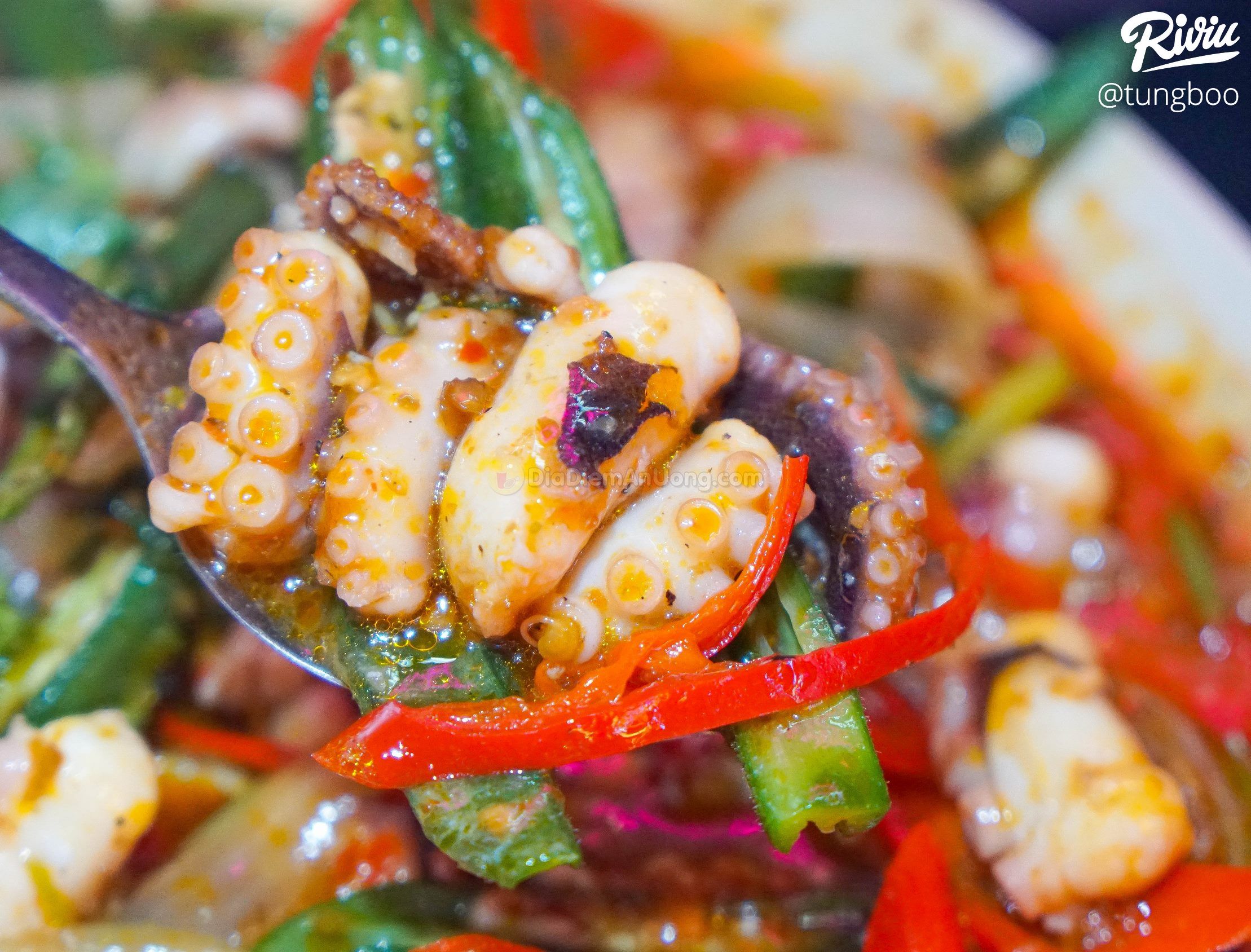 Chị em rủ nhau đi ăn ốc bán thâu đêm style ITAEWON CLASS độc nhất Hà Nội - ảnh 21 chi em ru nhau di an oc ban thau dem style itaewon class doc nhat ha noi - anh 21