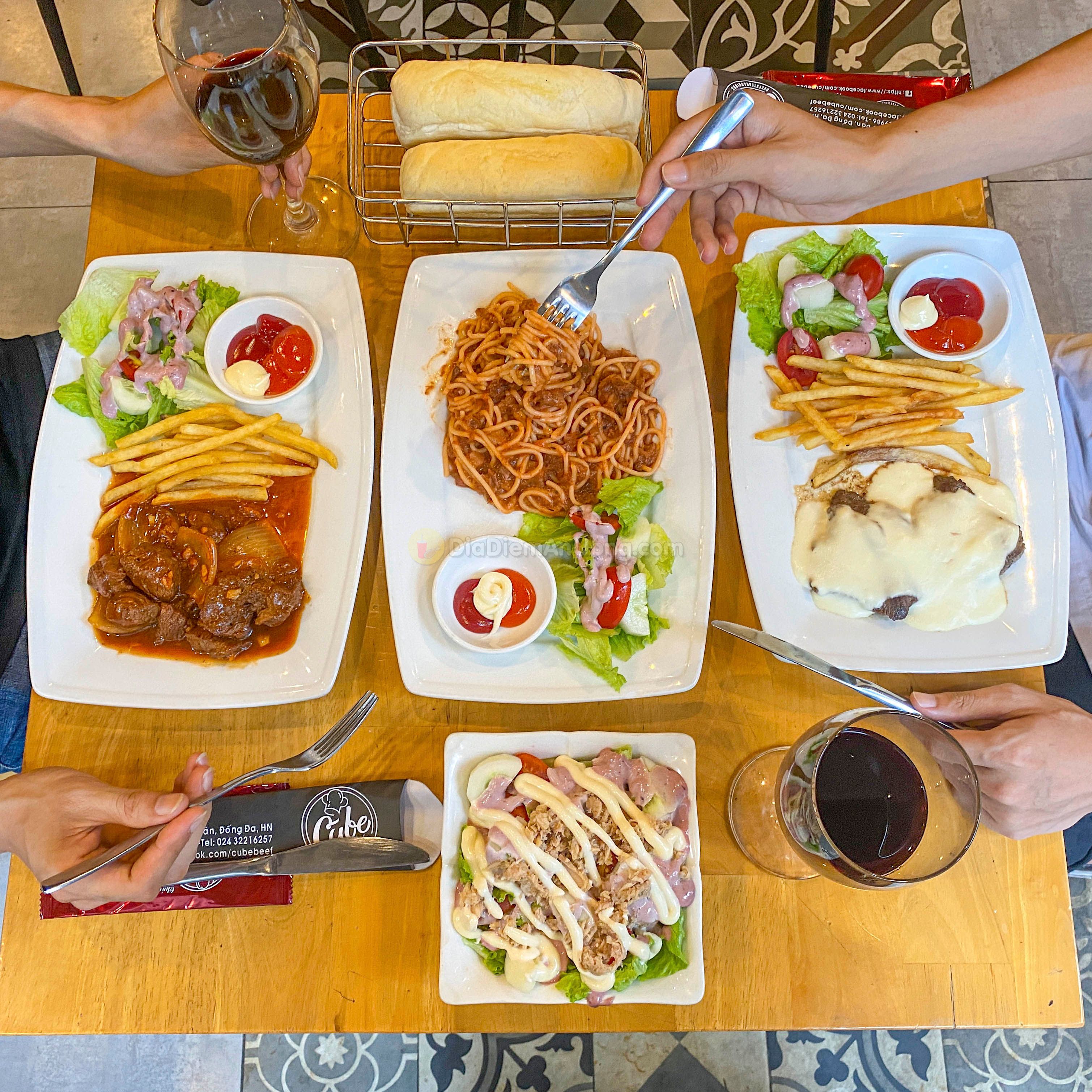 hen ho bua steak sang choanh chi voi 100k ngay giua long ha noi - anh 1