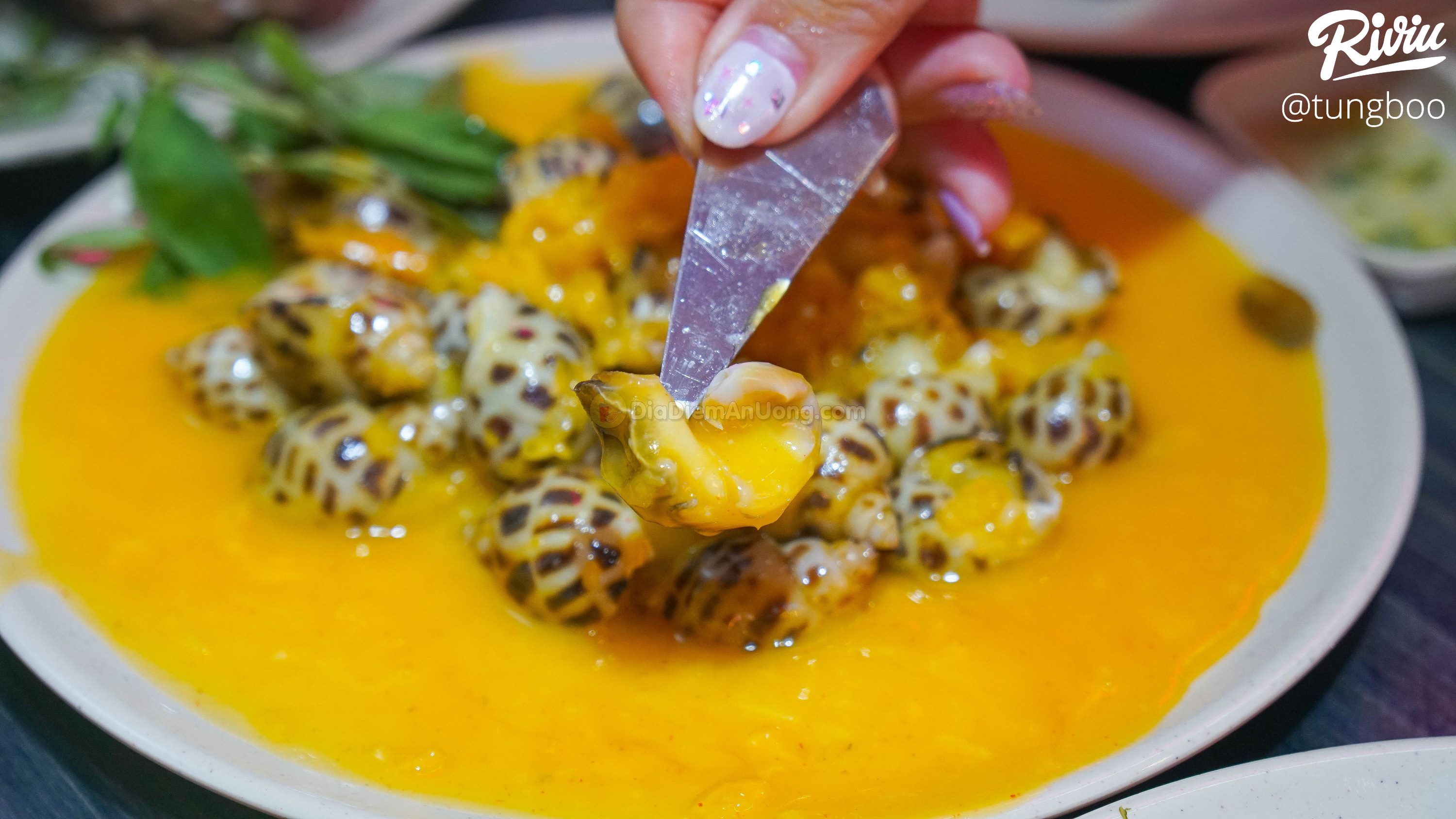 Chị em rủ nhau đi ăn ốc bán thâu đêm style ITAEWON CLASS độc nhất Hà Nội - ảnh 18 chi em ru nhau di an oc ban thau dem style itaewon class doc nhat ha noi - anh 18