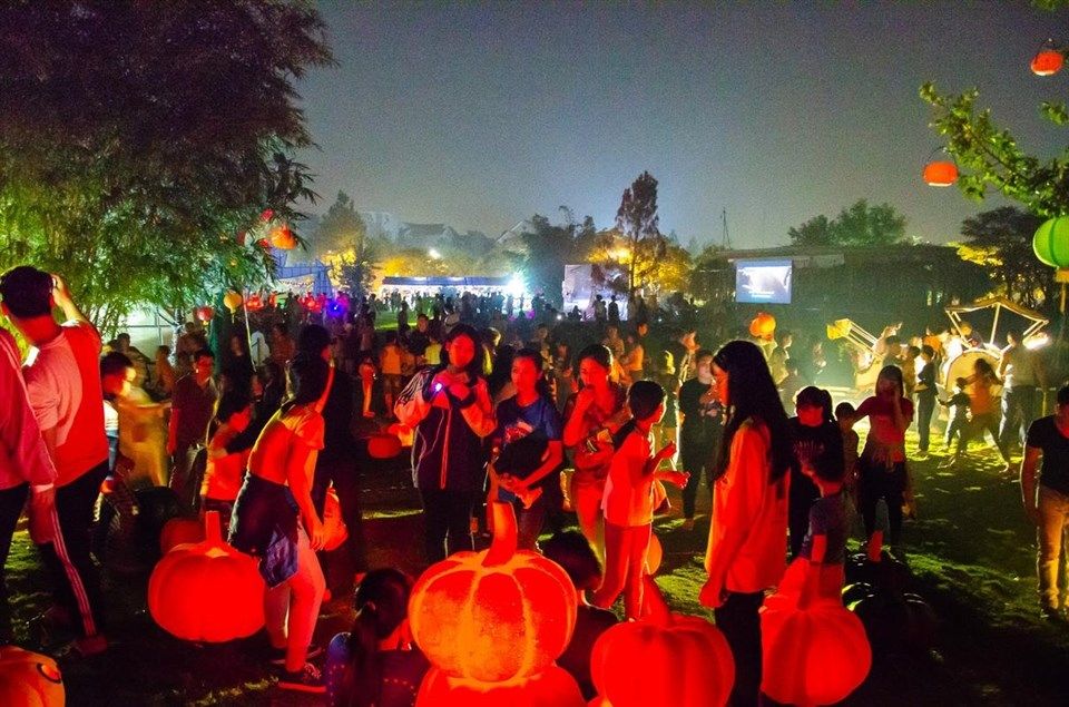 'Quẩy tưng bừng' tại LỄ HỘI HALLOWEEN ĐỘC NHẤT VÔ NHỊ rùng rợn nhất Hà Nội - ảnh 48 "quay tung bung" tai le hoi halloween doc nhat vo nhi rung ron nhat ha noi - anh 48