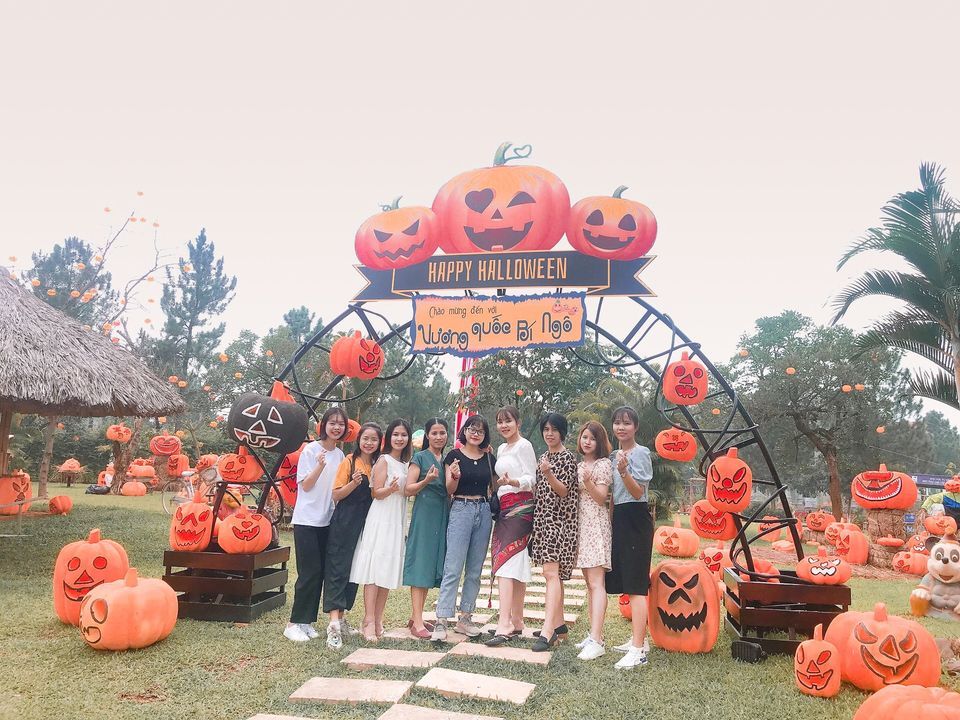 'Quẩy tưng bừng' tại LỄ HỘI HALLOWEEN ĐỘC NHẤT VÔ NHỊ rùng rợn nhất Hà Nội - ảnh 61 "quay tung bung" tai le hoi halloween doc nhat vo nhi rung ron nhat ha noi - anh 61