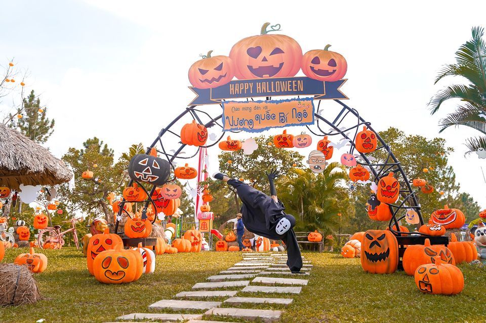 'Quẩy tưng bừng' tại LỄ HỘI HALLOWEEN ĐỘC NHẤT VÔ NHỊ rùng rợn nhất Hà Nội - ảnh 18 "quay tung bung" tai le hoi halloween doc nhat vo nhi rung ron nhat ha noi - anh 18