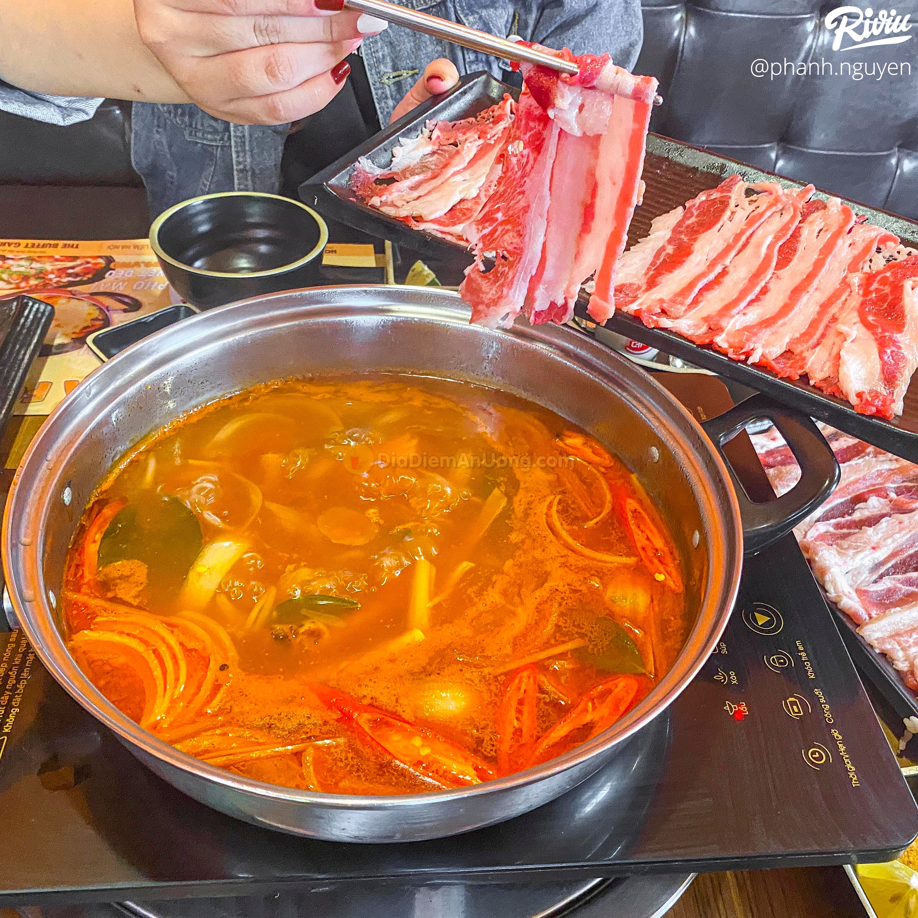 Dắt nhau đi ăn buffet lẩu nướng số dách của sinh viên Tài Chính giá chỉ từ 128k - ảnh 9 dat nhau di an buffet lau nuong so dach cua sinh vien tai chinh gia chi tu 128k - anh 9