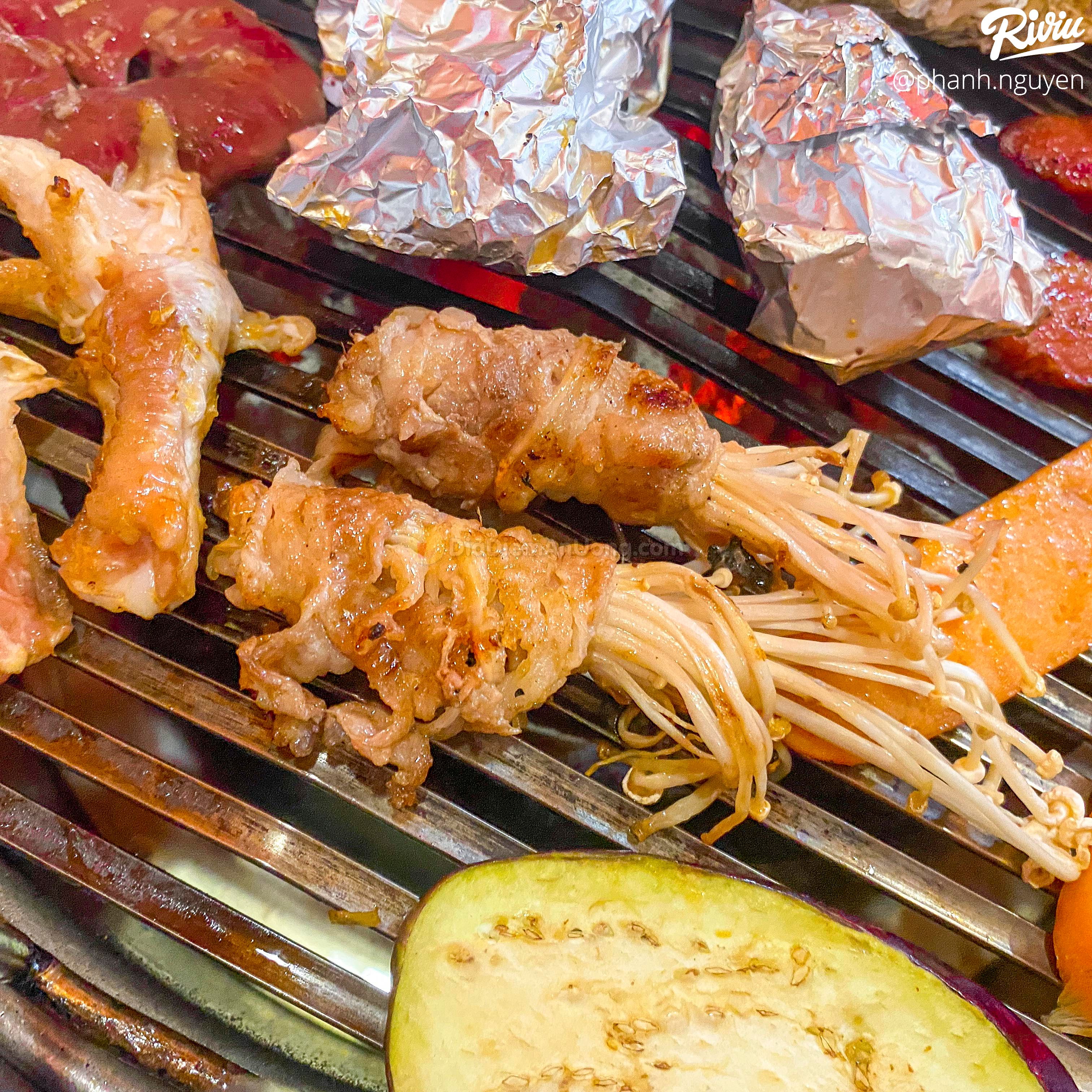 Dắt nhau đi ăn buffet lẩu nướng số dách của sinh viên Tài Chính giá chỉ từ 128k - ảnh 32 dat nhau di an buffet lau nuong so dach cua sinh vien tai chinh gia chi tu 128k - anh 32