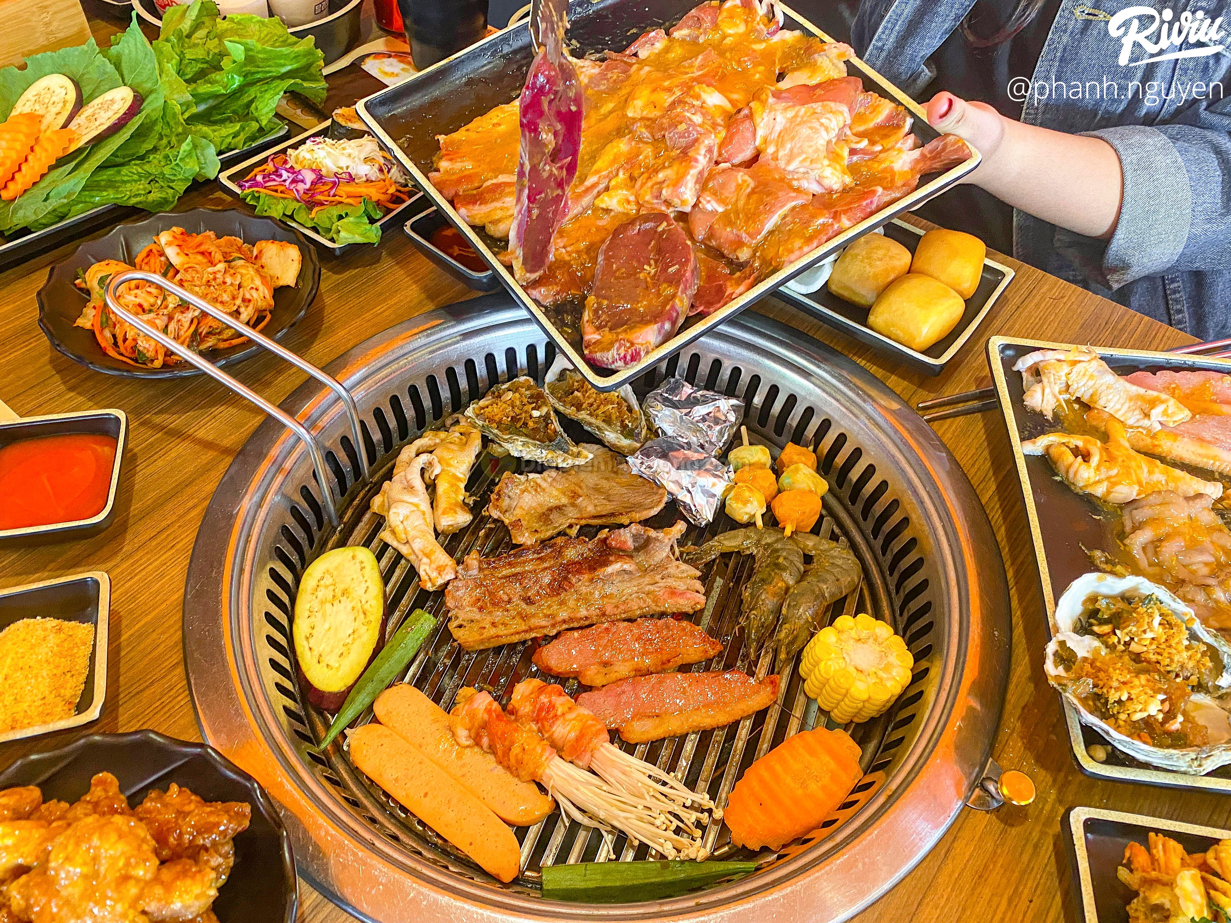 Dắt nhau đi ăn buffet lẩu nướng số dách của sinh viên Tài Chính giá chỉ từ 128k - ảnh 29 dat nhau di an buffet lau nuong so dach cua sinh vien tai chinh gia chi tu 128k - anh 29