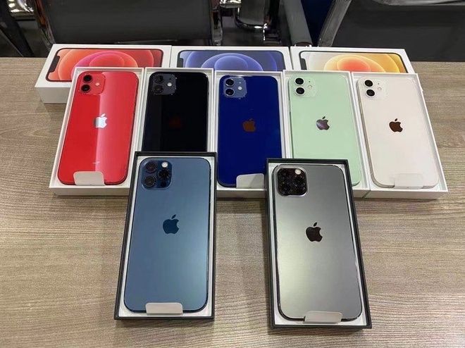 iphone 12 mau xanh navy thuc te khac xa tren hinh, fans khoc thet: nhin phen qua! - anh 14