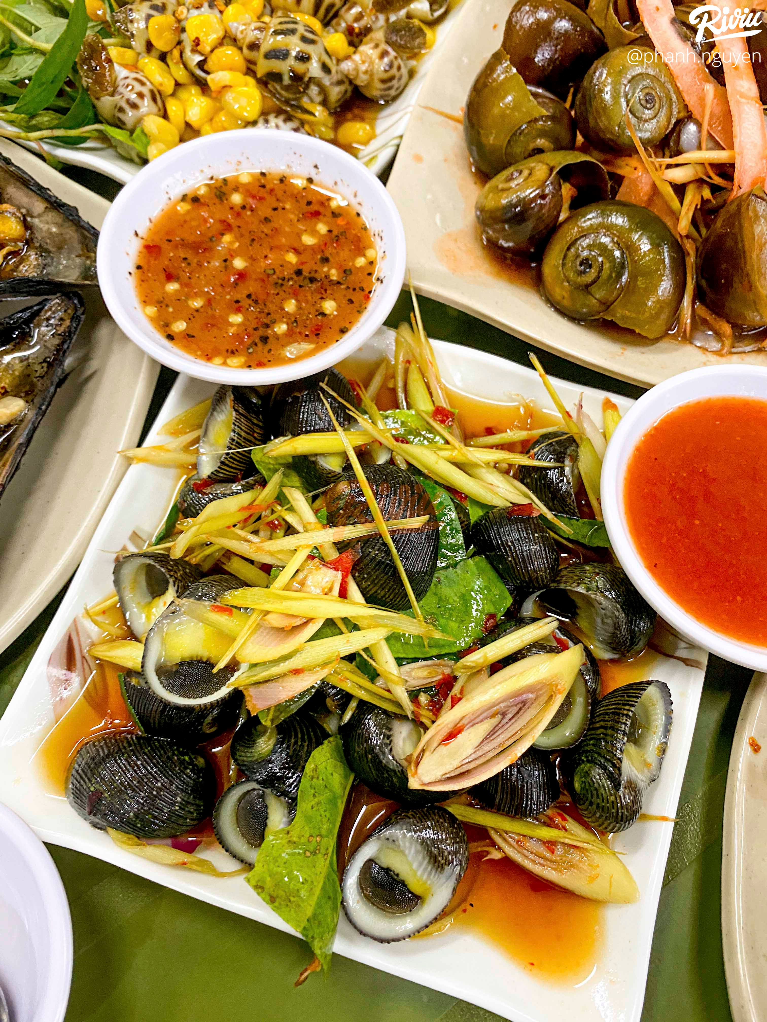 Ăn hoài không chán quán ốc Hải Phòng ngon bất chấp của sinh viên khu Cầu Giấy - ảnh 27 an hoai khong chan quan oc hai phong ngon bat chap cua sinh vien khu cau giay - anh 27