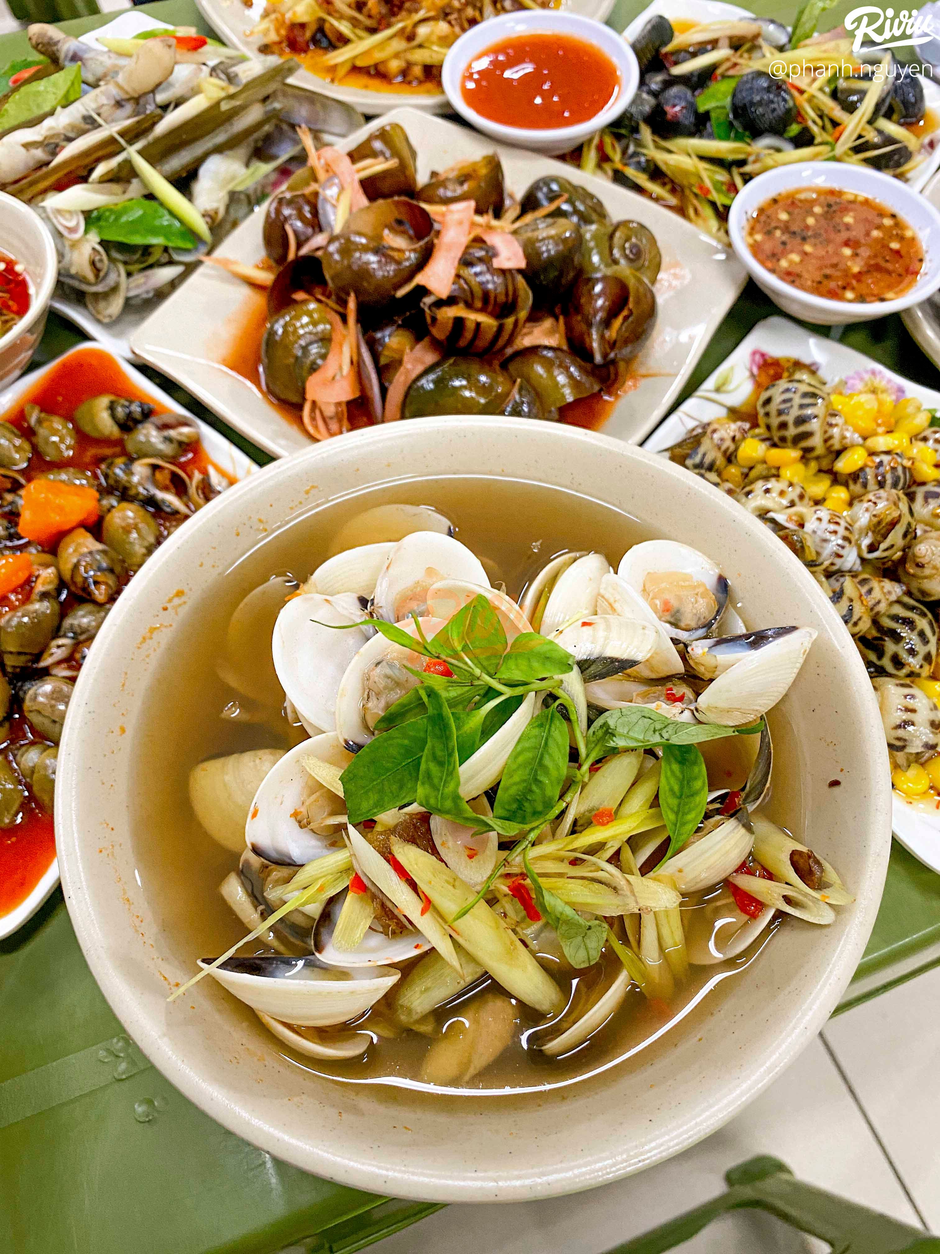 Ăn hoài không chán quán ốc Hải Phòng ngon bất chấp của sinh viên khu Cầu Giấy - ảnh 29 an hoai khong chan quan oc hai phong ngon bat chap cua sinh vien khu cau giay - anh 29