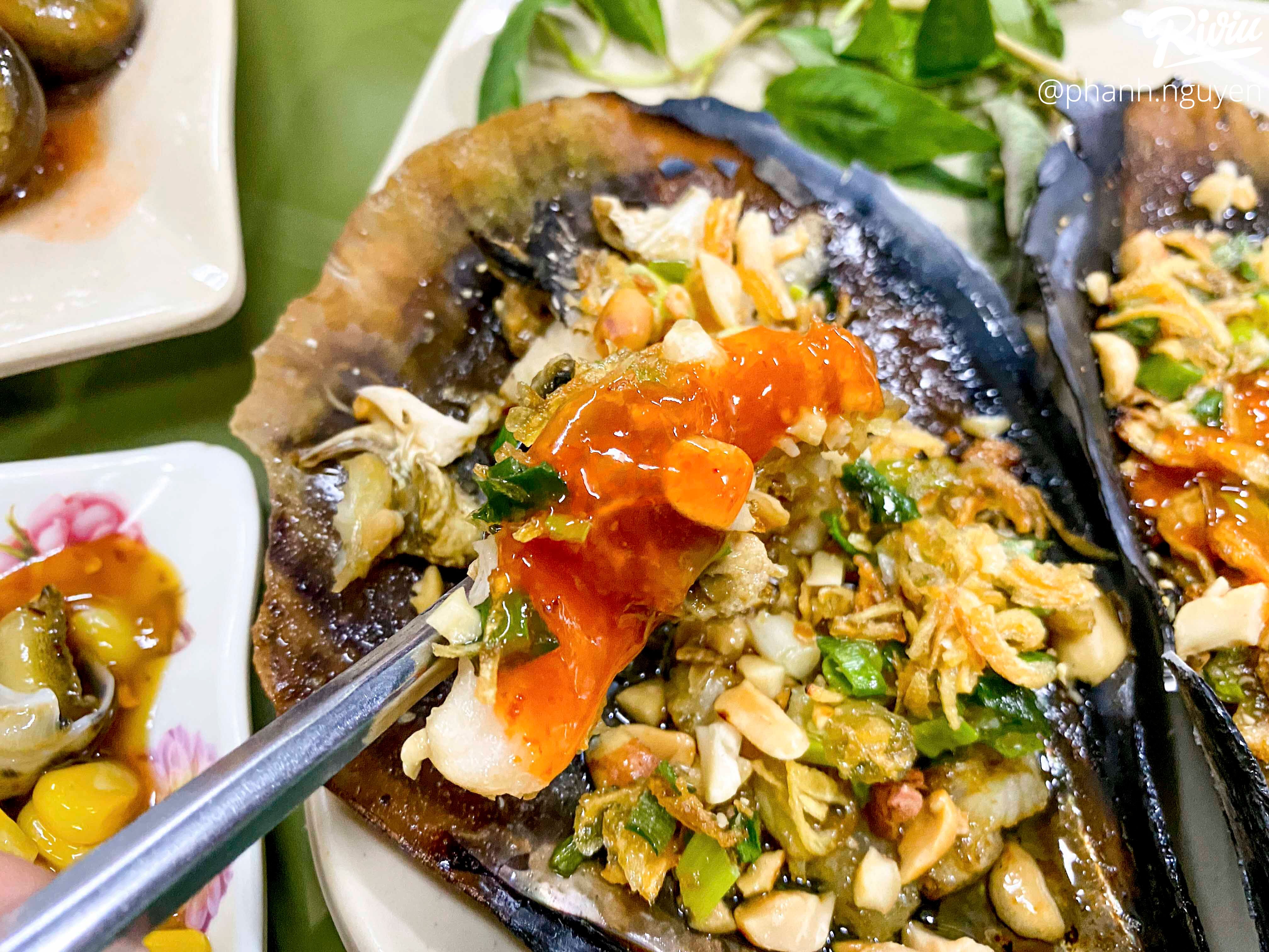 Ăn hoài không chán quán ốc Hải Phòng ngon bất chấp của sinh viên khu Cầu Giấy - ảnh 17 an hoai khong chan quan oc hai phong ngon bat chap cua sinh vien khu cau giay - anh 17