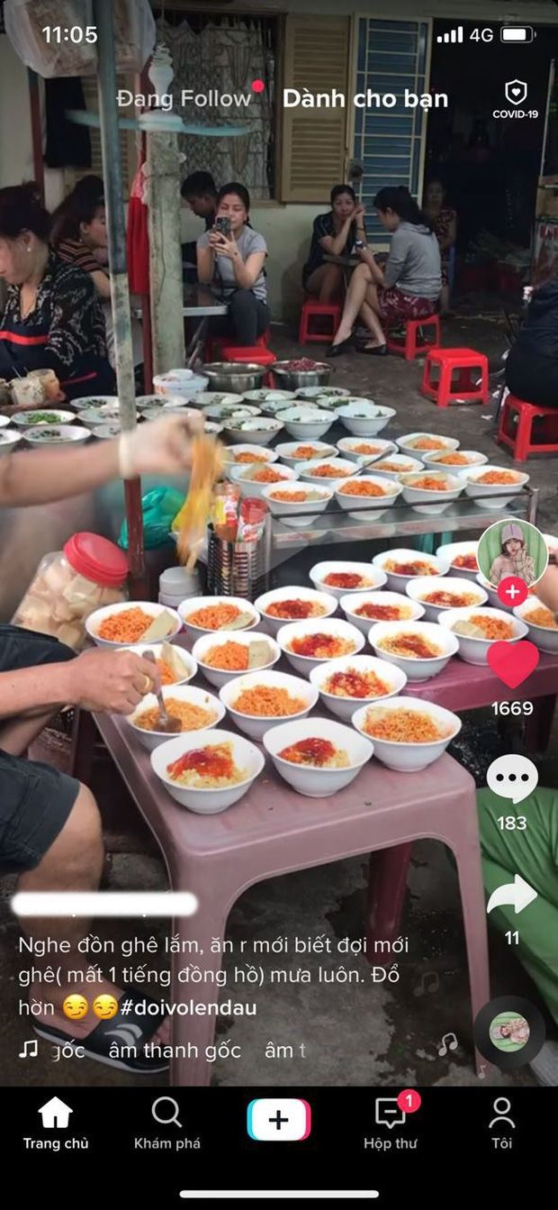 quan mi tron dinh dam nhat sai gon bi phan nan vi de khach cho gan ca tieng, an het mi chen sup moi duoc dem ra - anh 5