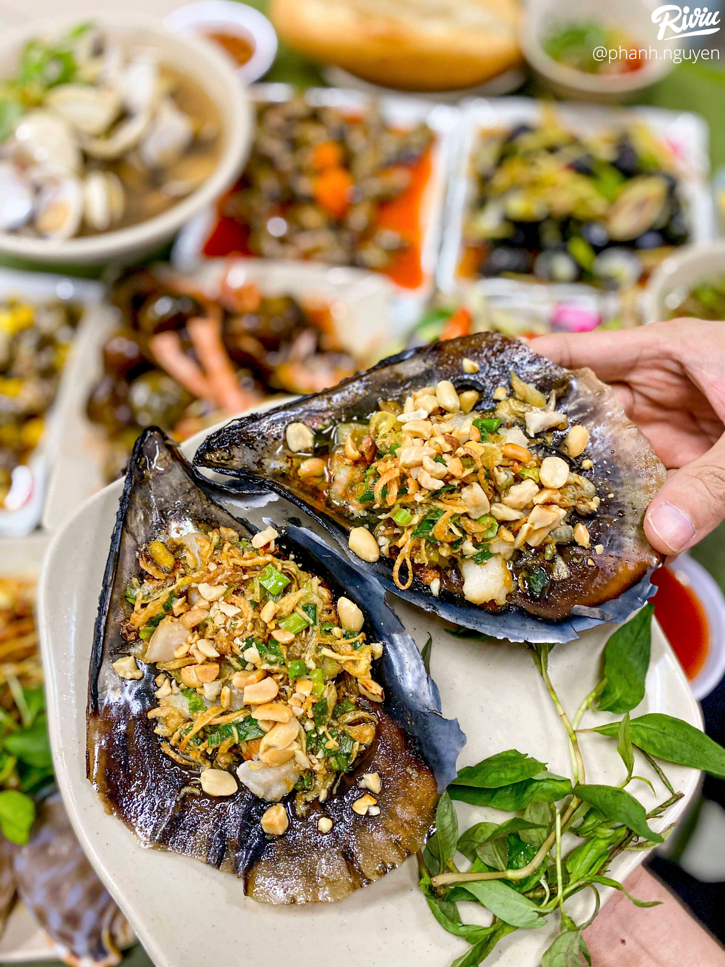 Ăn hoài không chán quán ốc Hải Phòng ngon bất chấp của sinh viên khu Cầu Giấy - ảnh 15 an hoai khong chan quan oc hai phong ngon bat chap cua sinh vien khu cau giay - anh 15