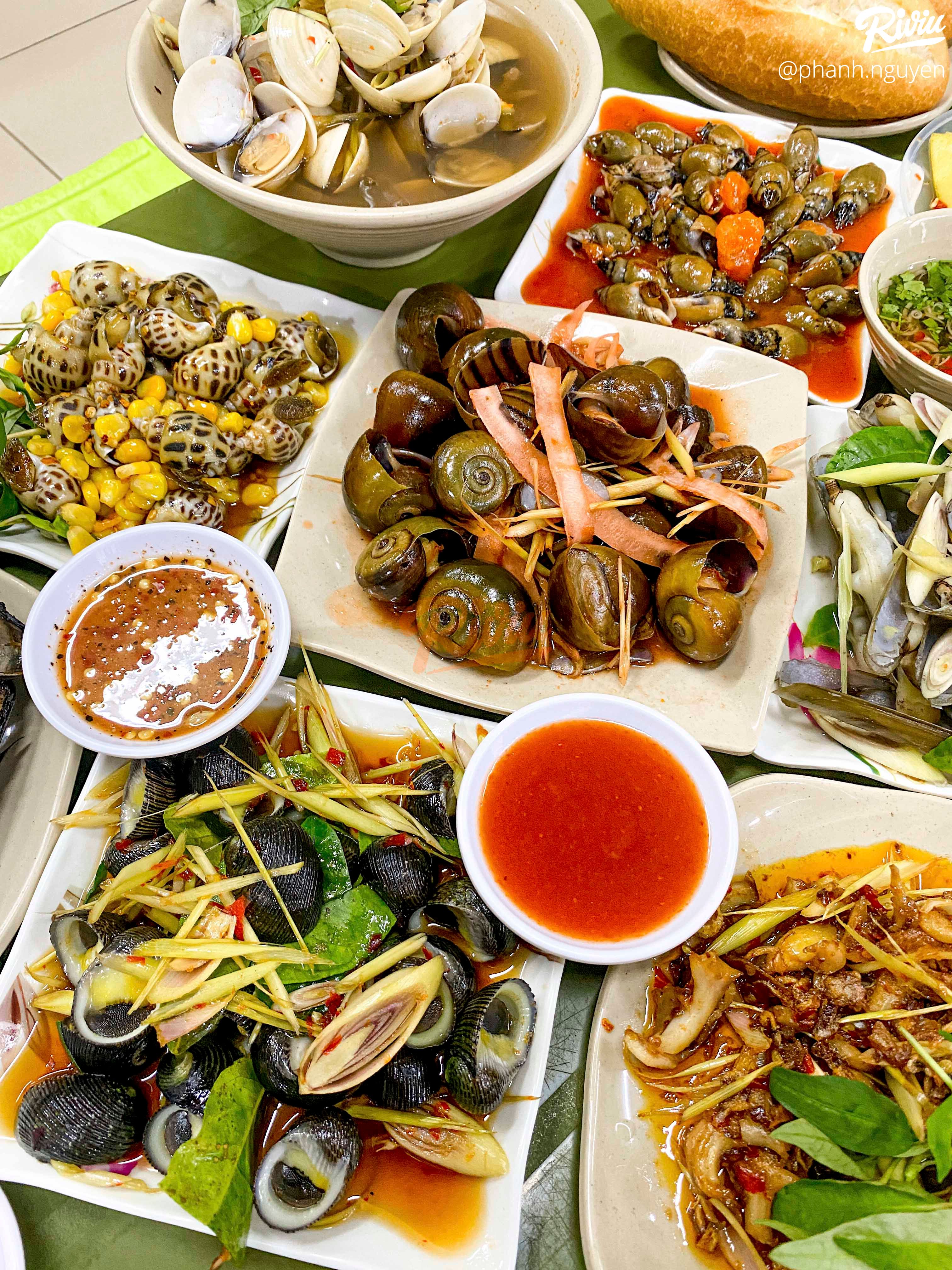 Ăn hoài không chán quán ốc Hải Phòng ngon bất chấp của sinh viên khu Cầu Giấy - ảnh 10 an hoai khong chan quan oc hai phong ngon bat chap cua sinh vien khu cau giay - anh 10