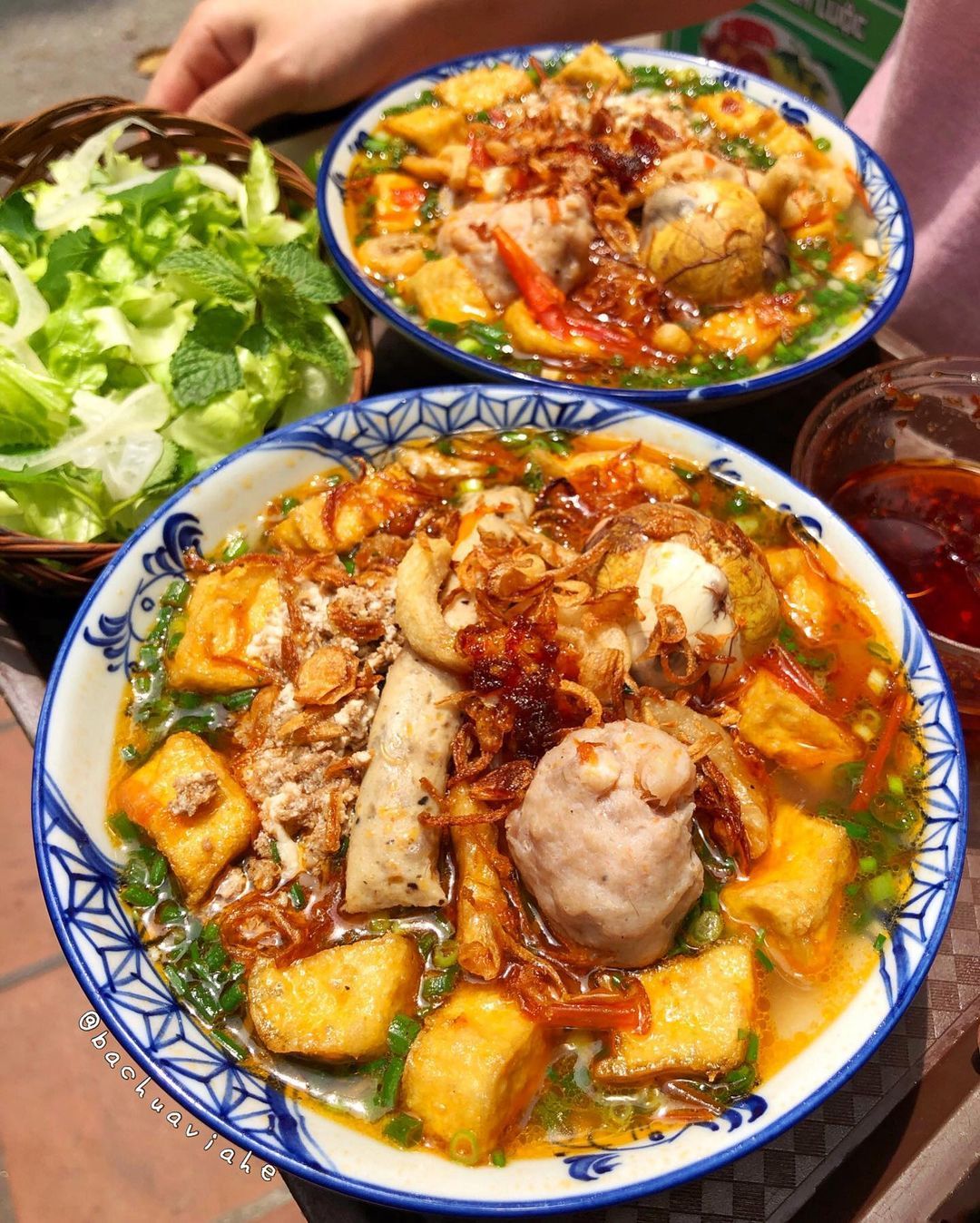 mai mai 1 tinh yeu voi 'bun rieu top mo moc gion' day u u nuc tieng khu pho co - anh 2